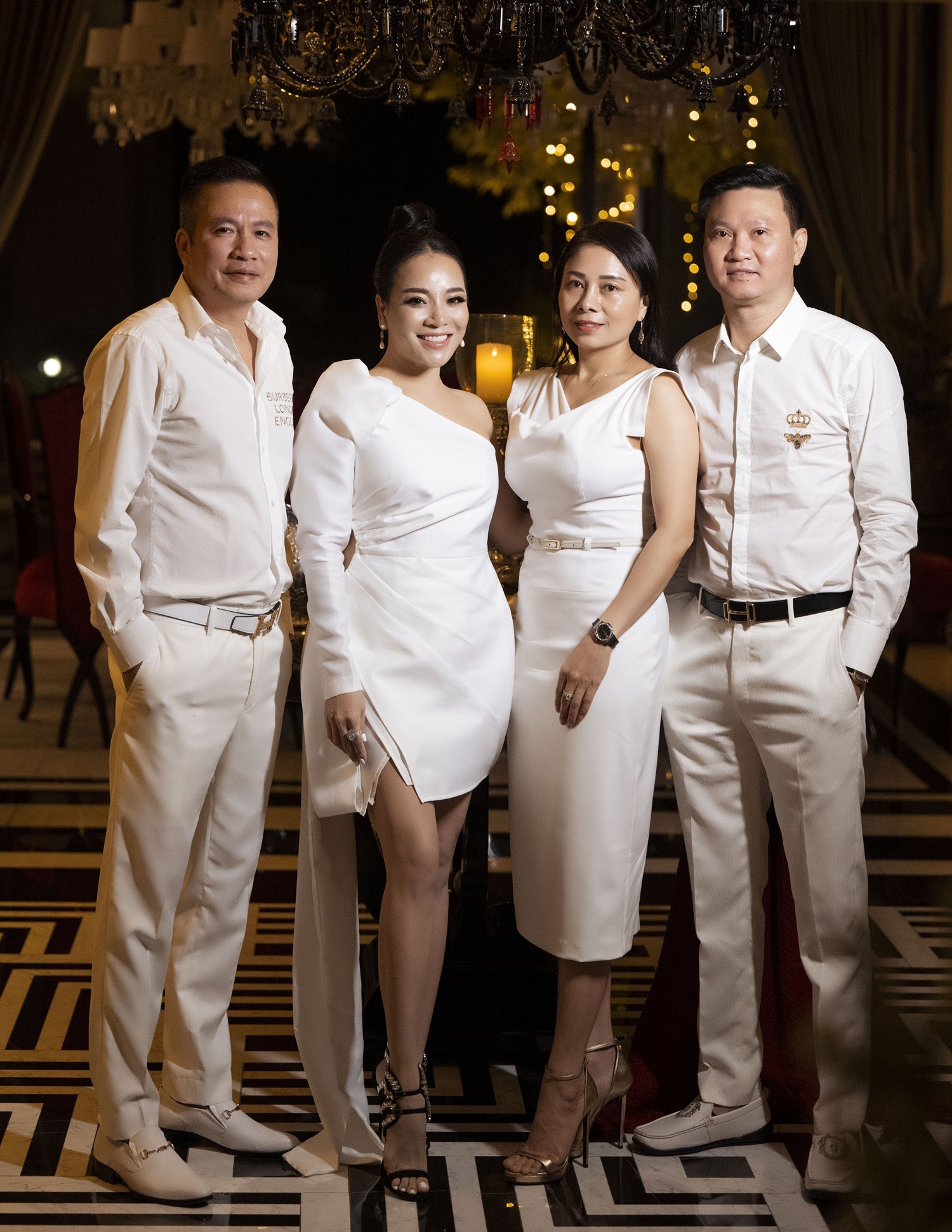 Kinh doanh - Vợ chồng Tuấn Hưng, Khắc Việt dự tiệc mừng Giáng sinh của doanh nhân Bích Nguyệt (Hình 8).