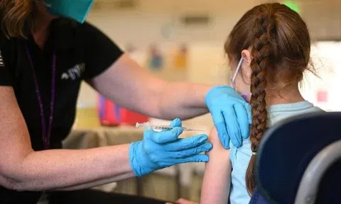 Mỹ cấp phép tiêm mũi vaccine tăng cường Pfizer cho trẻ 5-11 tuổi