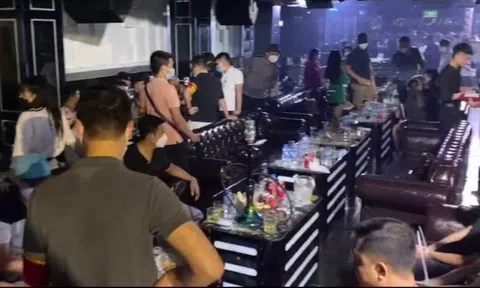 Hà Nội: Phát hiện 40 dân chơi dương tính ma tuý đang bay lắc trong quán bar